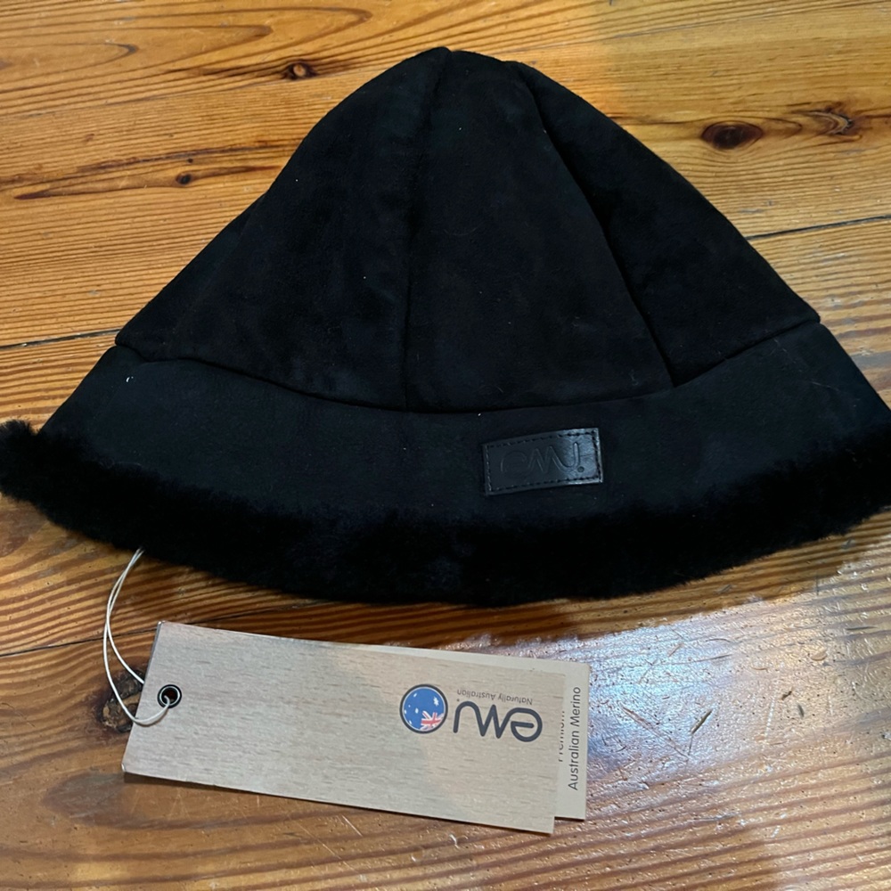 EMU sheepskin bucket hat
